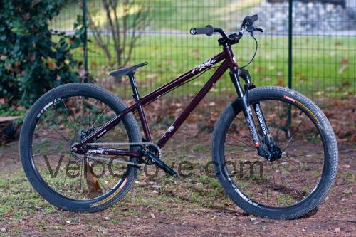 Commencal Absolut CRMO specs and reviews